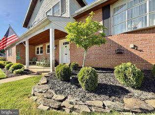 1519 Durwood Dr, Reading, PA 19609