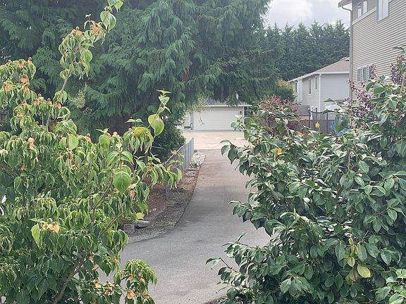 Driveway entrance from Beverly Boulevard