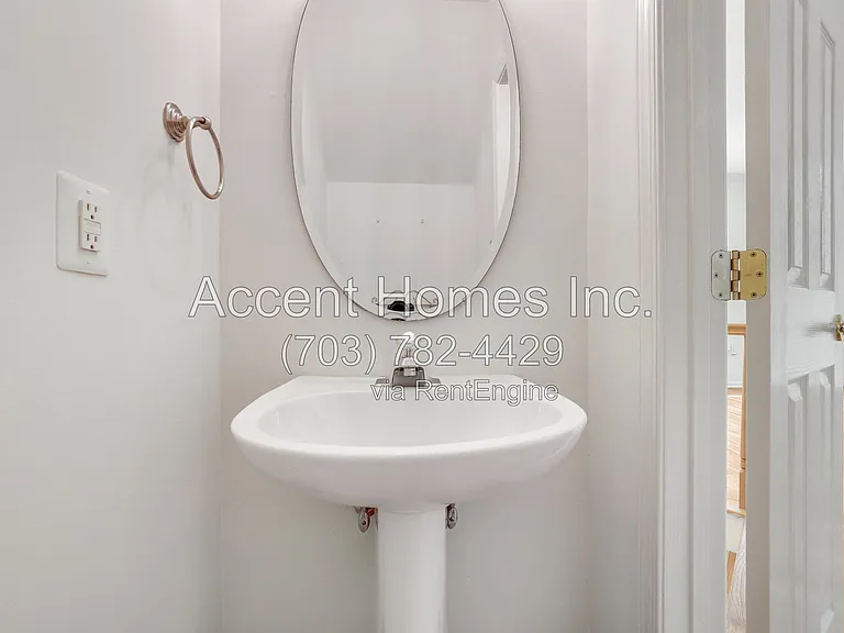 21217 Millwood Sq — Photo 15
