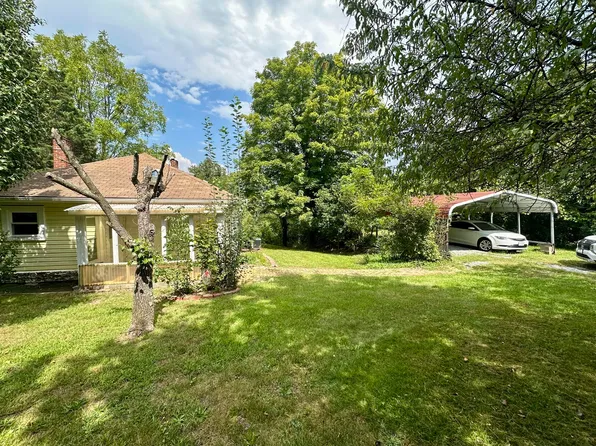 110 White Ave, Glen Lyn, VA 24093