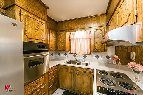 2209 Murphy St — Photo 3