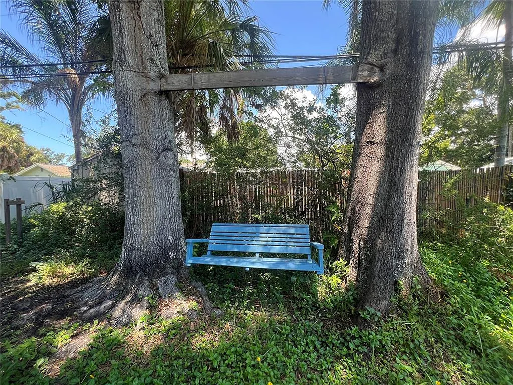 3 bed, 1.0 bath, 1146 sqft, $2,750 — Photo 3