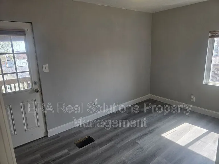 3816 Upper #Unit — Photo 9