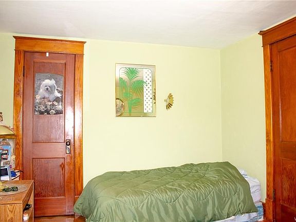 3rd image of 246 Fredericka St