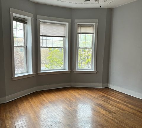 2nd image of 4540 N Sheridan Rd #3
