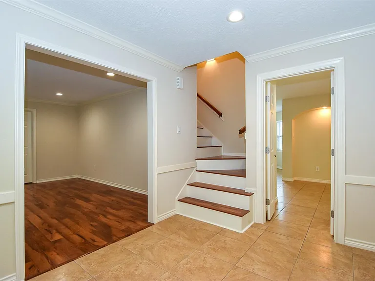 11914 Normont Dr — Photo 17