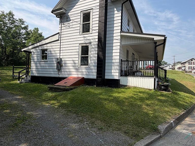 Listing photo 3