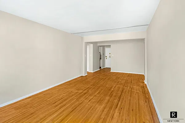 Sold by R New York | media 3