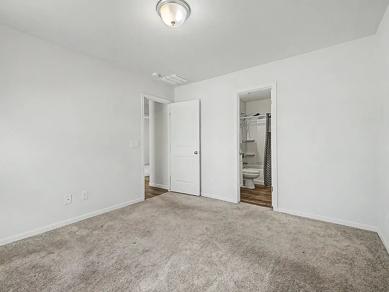 322 E Watson Pl — Photo 16