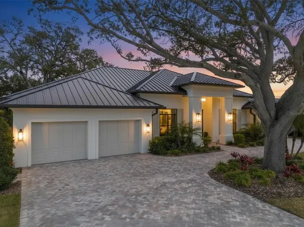 634 Poinsettia Rd, Belleair, FL 33756