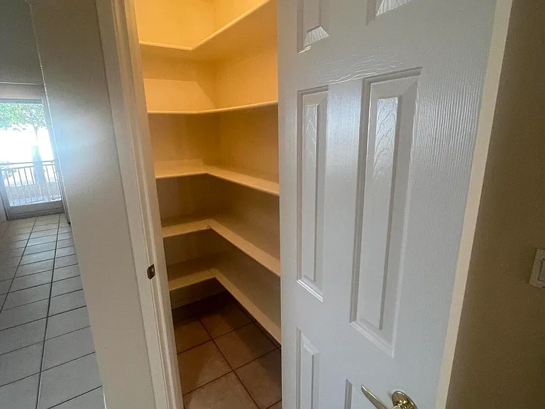 1650 Park Terrace Ave — Photo 8
