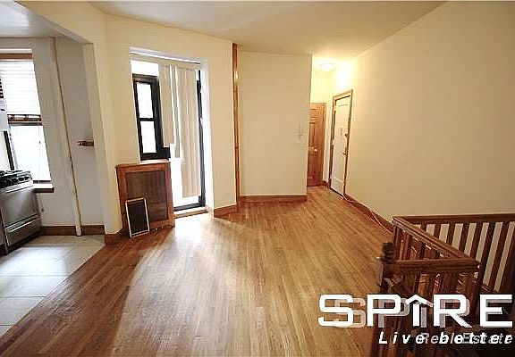 3rd image of 312 W 48th St APT 1
