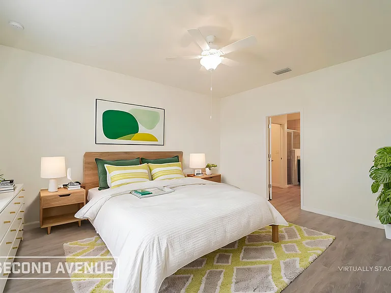 2107 NE 1st Pl — Photo 13