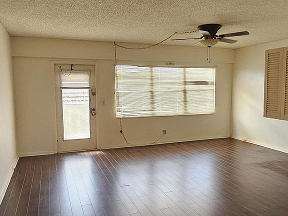 2nd image of 198 E Preston Way #198