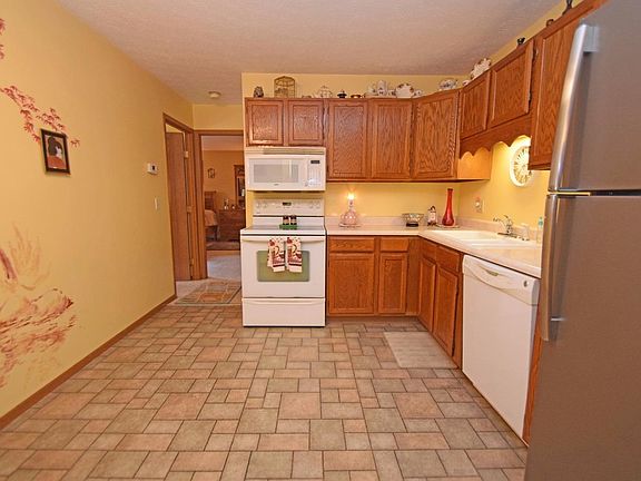 2nd image of 5934 Harrison Ave Unit 9