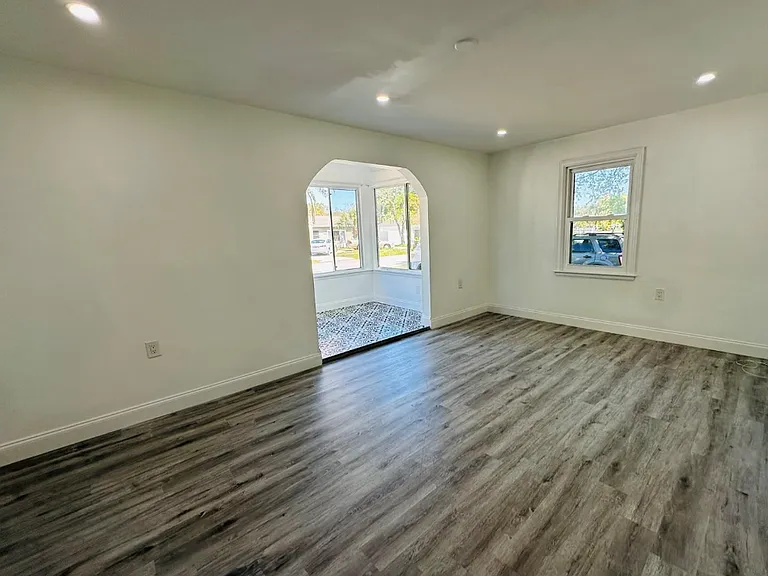 1225 Bermuda St — Photo 10