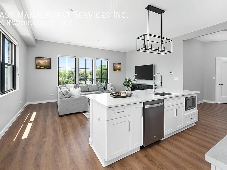 720 N Washington St #300 — Photo 2