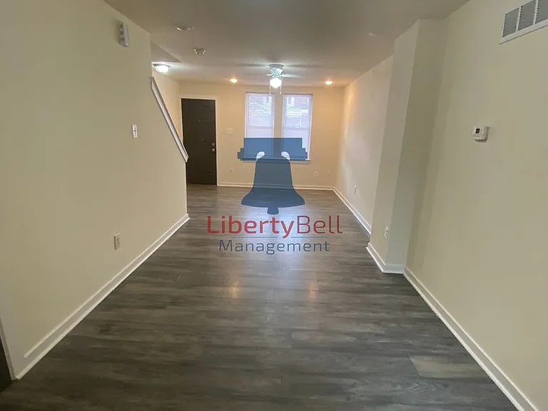 1543 N Frazier St — Photo 3