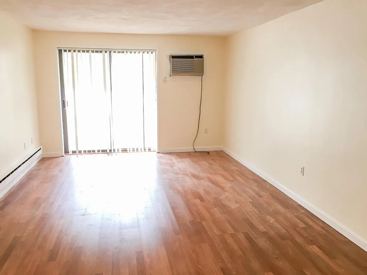 284 Codman Hill Road — Photo 2