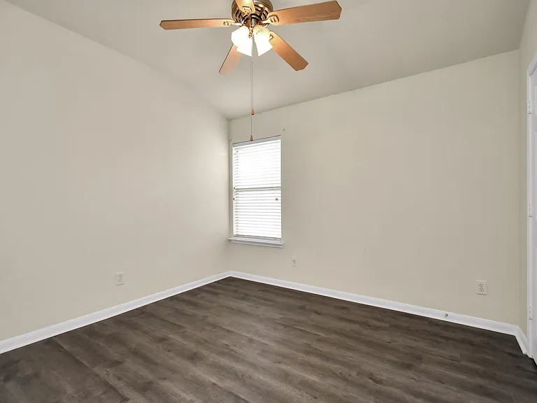 2626 Orchard Creek Ln — Photo 30