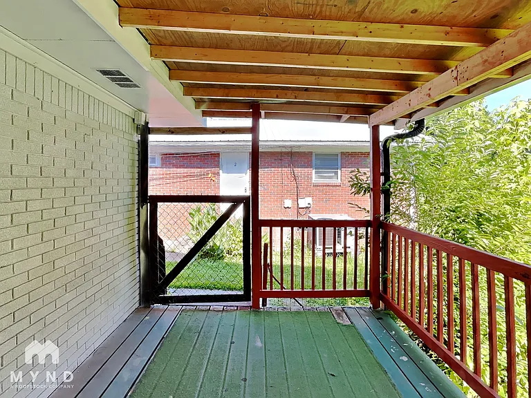 1429 Vesta Ave #B — Photo 12