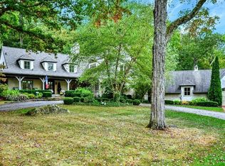 521 Crystal Lake Rd, Akron, OH 44333