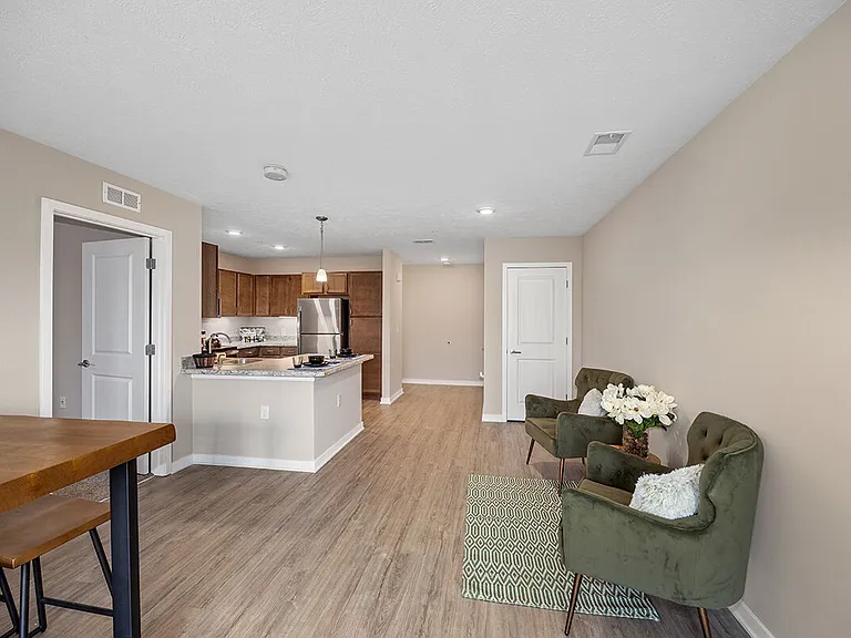 The Summit Apartments — Photo 12