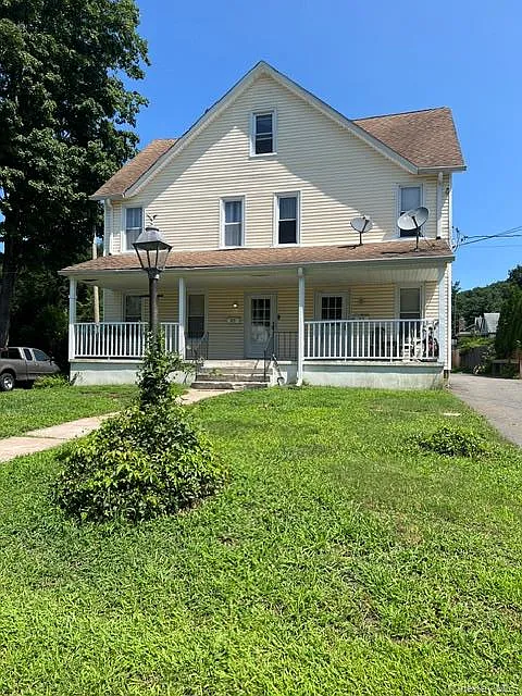 2 bed, 1.0 bath, 1200 sqft, $2,500 — Photo 1