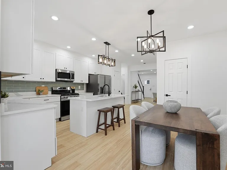 129 Hamilton St NW — Photo 13
