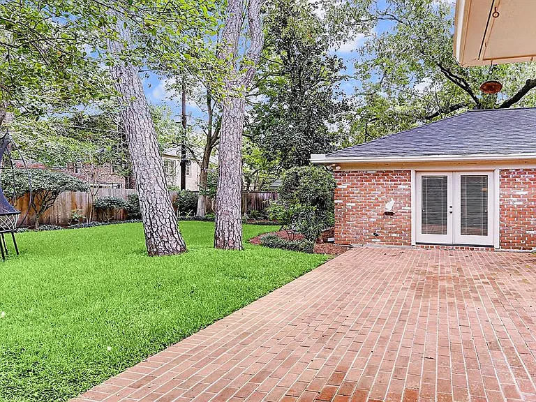 10626 Fairlane Dr — Photo 22