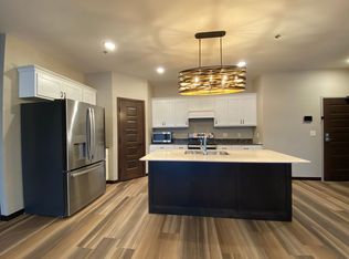 Bridge Plaza Apartments, Mankato, MN 56001