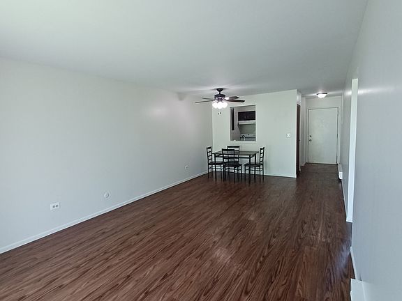 5th image of 185 Glen St APT 1C
