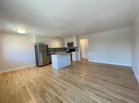 Ballard 12-Unit, 9