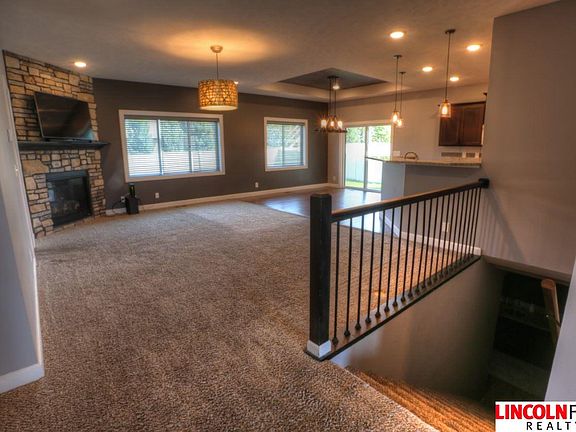 3rd image of 2966 Valley Stream Dr