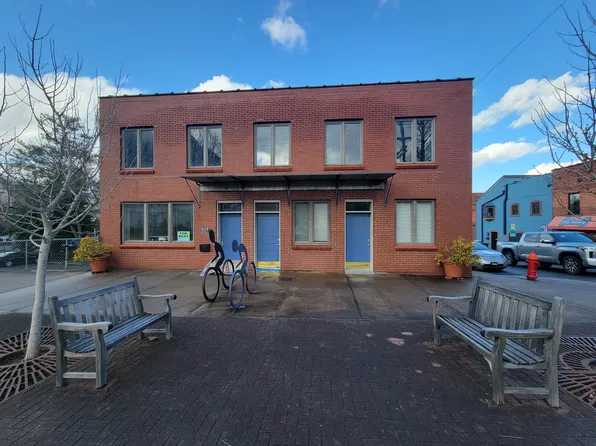 62 Church St, Waynesville, NC 28786