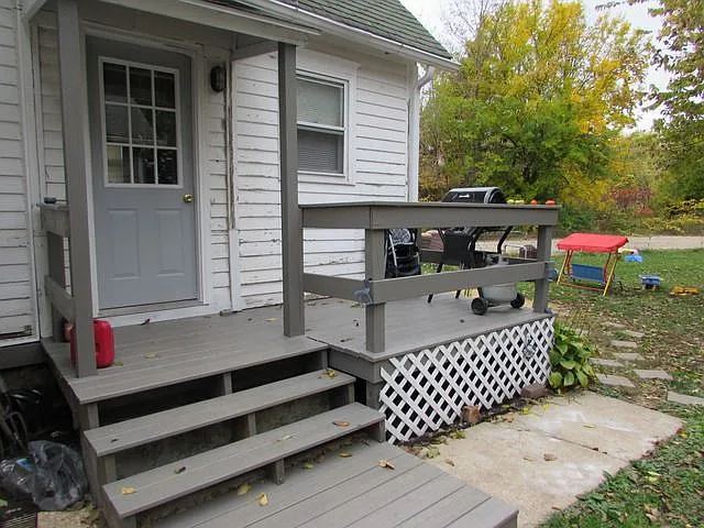 341 W Chamberlin St — Photo 2