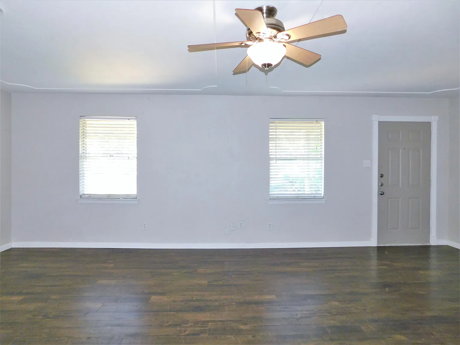 3 bed, 1356 sqft, $1,995 — Photo 4