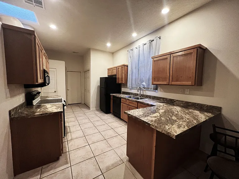 740 Canyon Point Rd — Photo 17