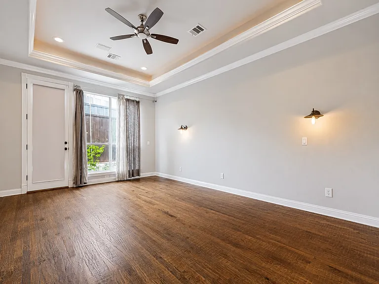 411 Brazoria Dr — Photo 15