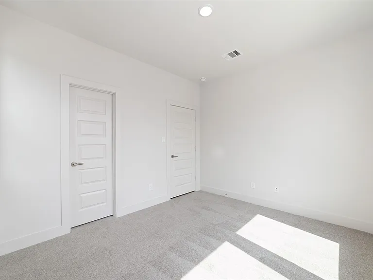 3007 Ventas Dr — Photo 35