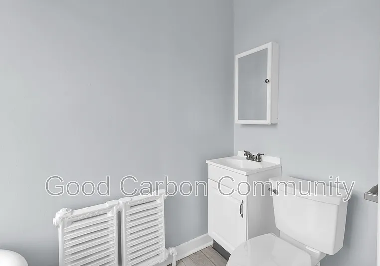 131 Allen St #15 — Photo 11
