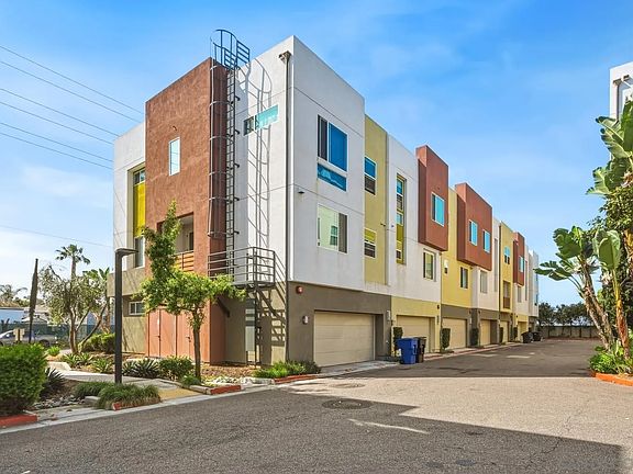 2nd image of 748 Shoreline Rd