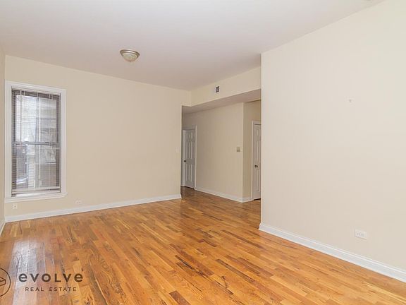 4th image of 639 W Oakdale Ave #4AC