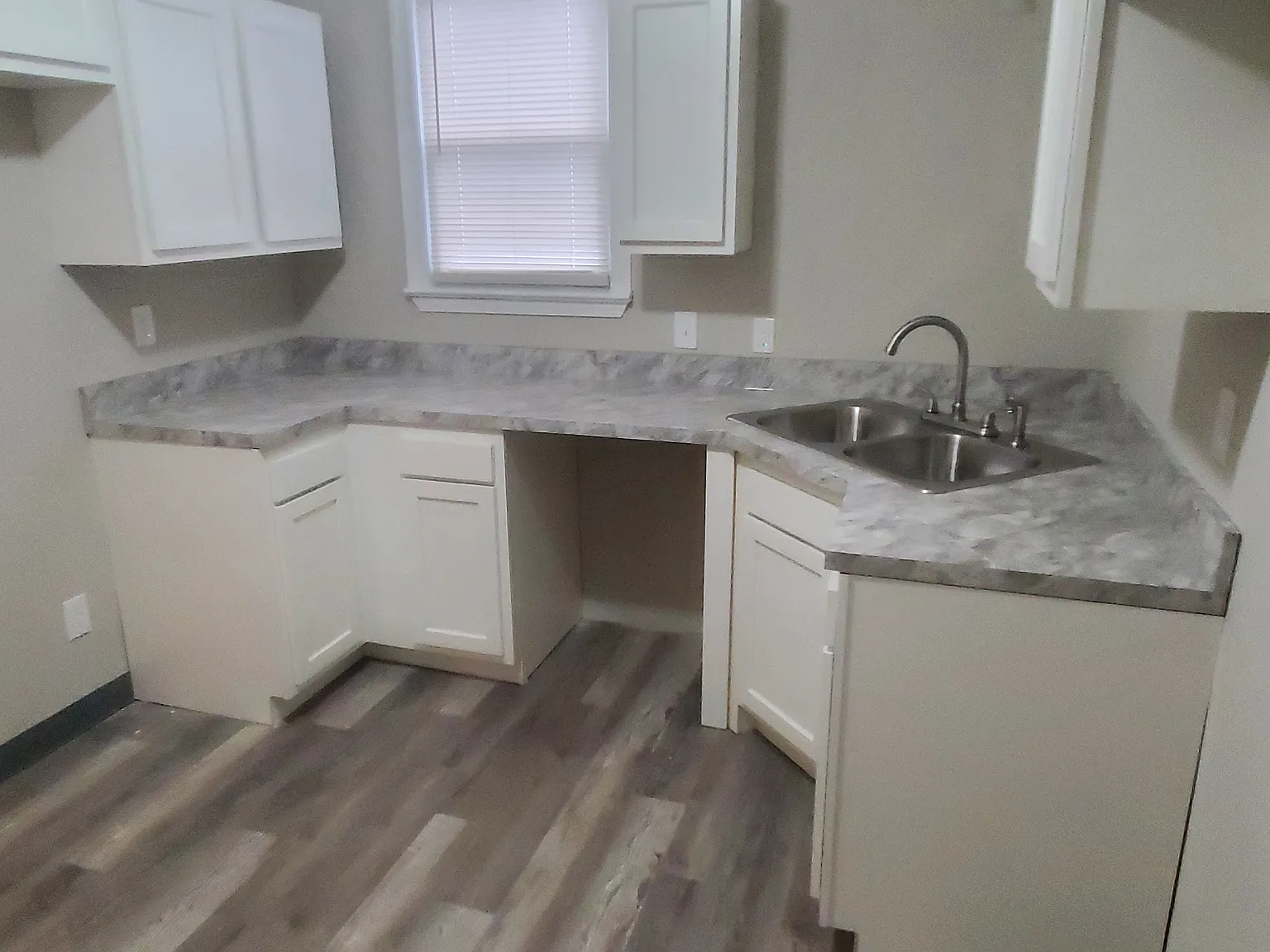 3 bed, 1.5 bath, 1092 sqft, $1,200 — Photo 4