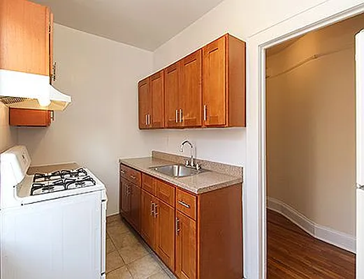 Rented by SW Queens Mezzanine | media 22