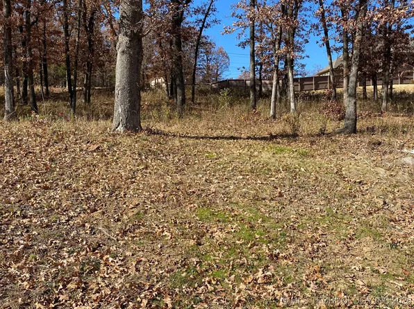 668 Woodlands Dr, Tahlequah, OK 74464