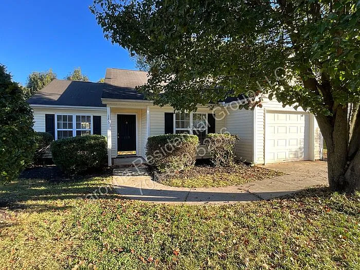 3 bed, 2.0 bath, 1183 sqft, $1,595 — Photo 1