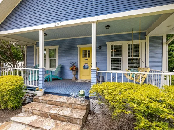 308 S Church St, Pilot Point, TX 76258