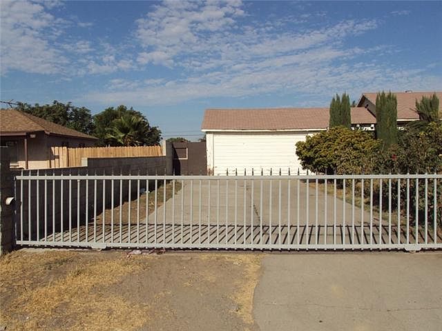 2nd image of 9440 Palm Ln