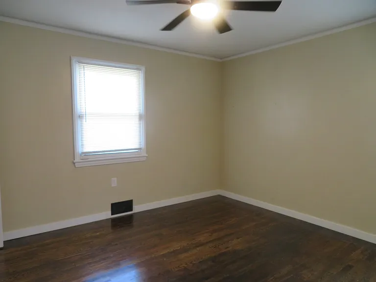 303 Flat Rock Rd — Photo 6